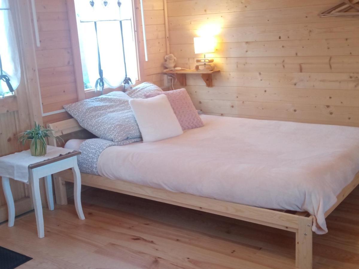 Chambre Studio Photo Chalet Sdb Partagee A Proximite Chavagne Exterior photo